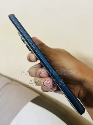 রিয়েলমি ১২৮ জিবি নীল