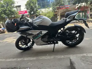 সিএফমটো ৩০০এসআর ২০২৫ সাদা
