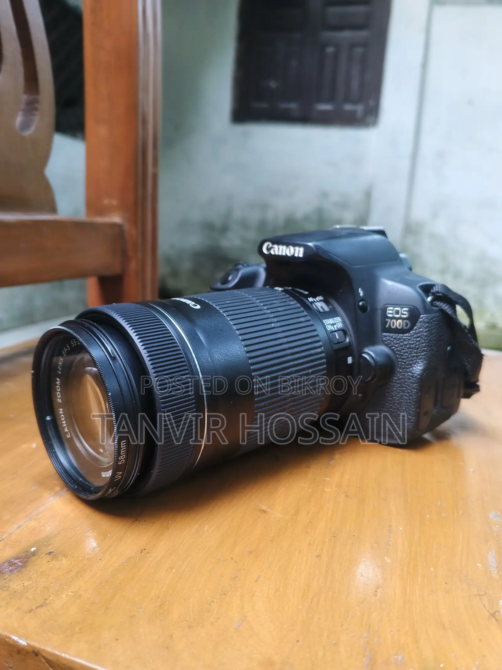 Canon EOS 700D + 55-250mm Lens + 64GB SD Card + 2 Batteries + Bag