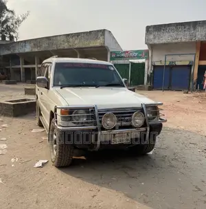 Mitsubishi Pajero 1993 White