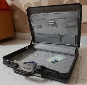 Vintage Goldenman Black Hard Shell Attaché Briefcase (18×12 Inch)