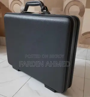 Vintage Goldenman Black Hard Shell Attaché Briefcase (18×12 Inch)