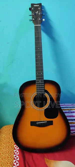 Yamaha F310 Acoustic Guitar