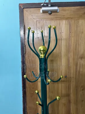 কাপড় ঝোলানোর হ্যাঙ্গার