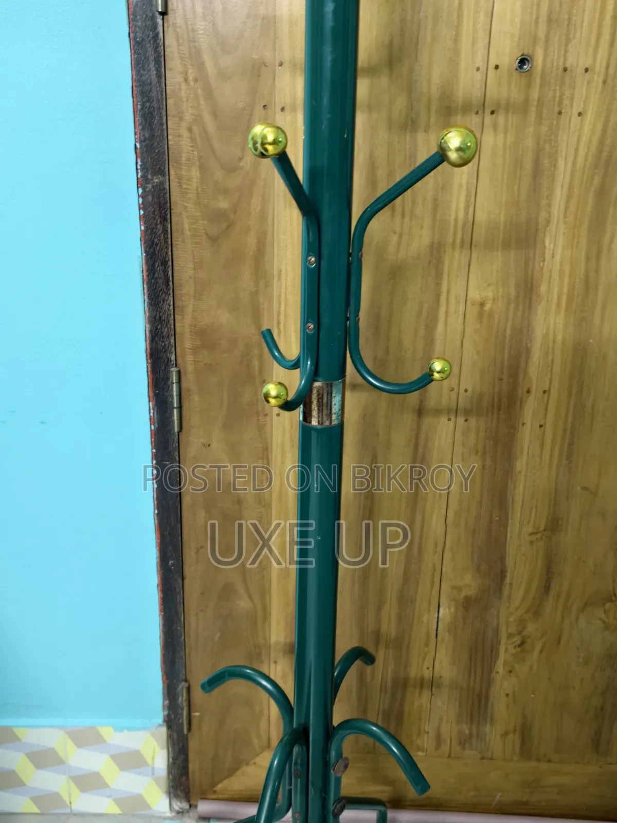 কাপড় ঝোলানোর হ্যাঙ্গার