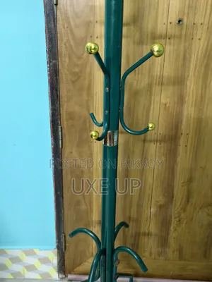 কাপড় ঝোলানোর হ্যাঙ্গার