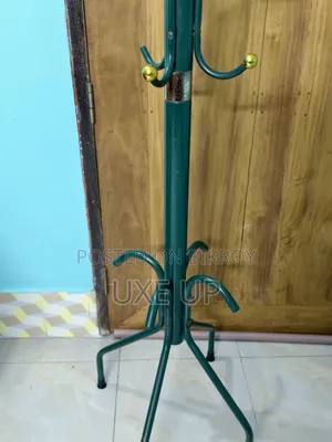 কাপড় ঝোলানোর হ্যাঙ্গার