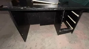 পারটেক্স অফিস টেবিল