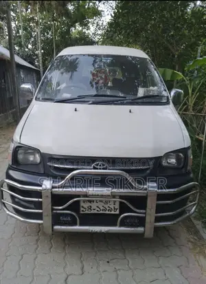 Toyota Noah 2.0 All-Wheel Drive (8 Seater) 2003 White