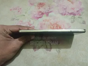 টেকনো ক্যামন ৩০ ২৫৬ জিবি গোল্ড