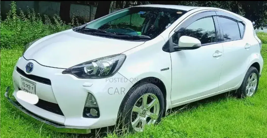 Toyota Aqua 2013 White