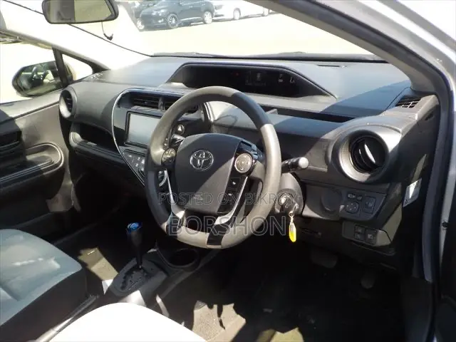Toyota Aqua 2020 Silver