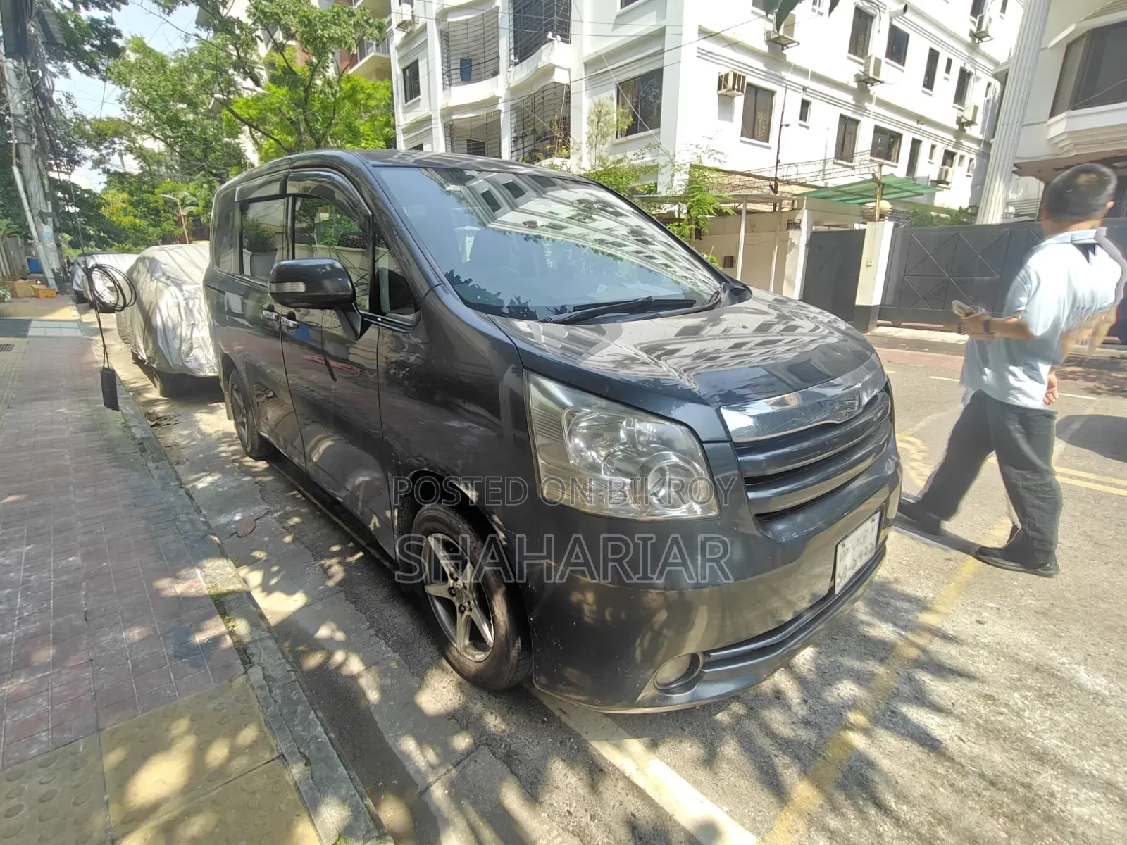 Toyota Voxy 2010 Black
