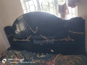 একটি খাট বিক্রি হবে কিং সাইজ জাজিম তশক সহ