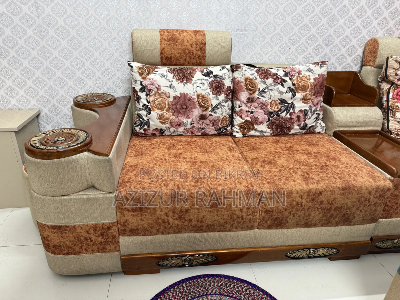 Luxury Corner Sofa Set With Premium Coffee Table 6 Ottoman Chairs