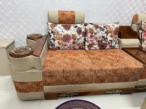 Luxury Corner Sofa Set With Premium Coffee Table 6 Ottoman Chairs