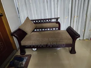 ভেগাস ফার্নিচার থেকে ডিভান
