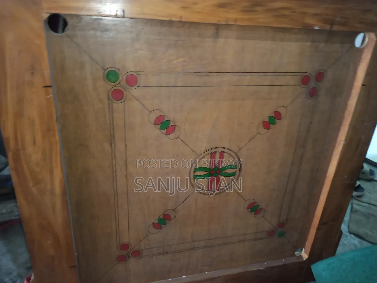 নতুন ক্যারাম বোর্ড