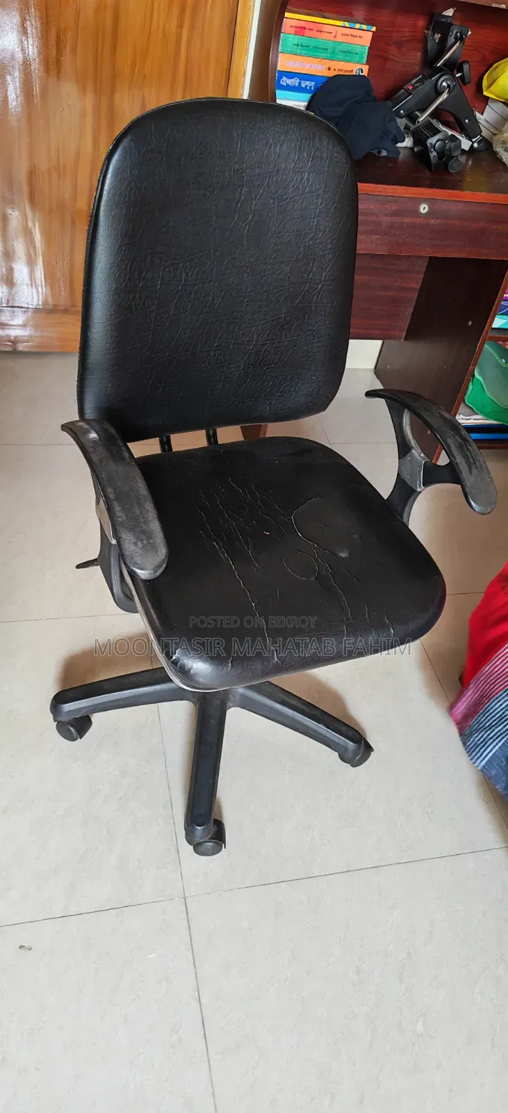অফিস চেয়ার অ্যাডজাস্টেবল