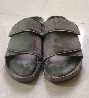 লেদার স্লিপার