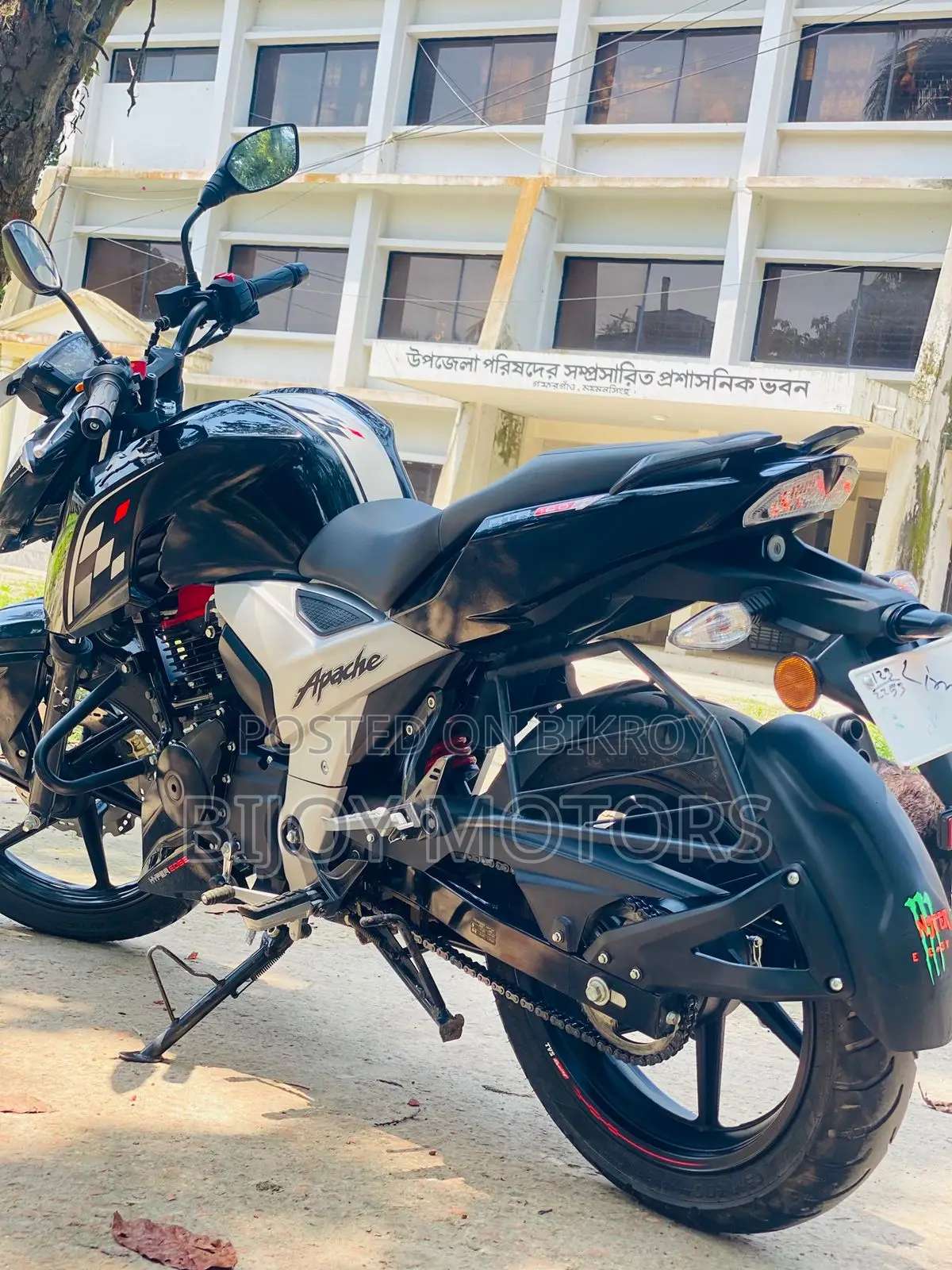 New TVS Apache RTR 160 4V 2025 Black