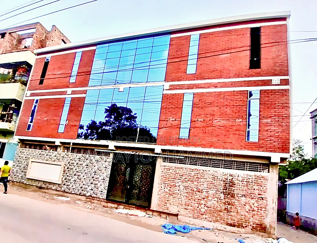 প্রিমিয়াম কমার্শিয়াল স্পেস | ২৭০০ বর্গফুট