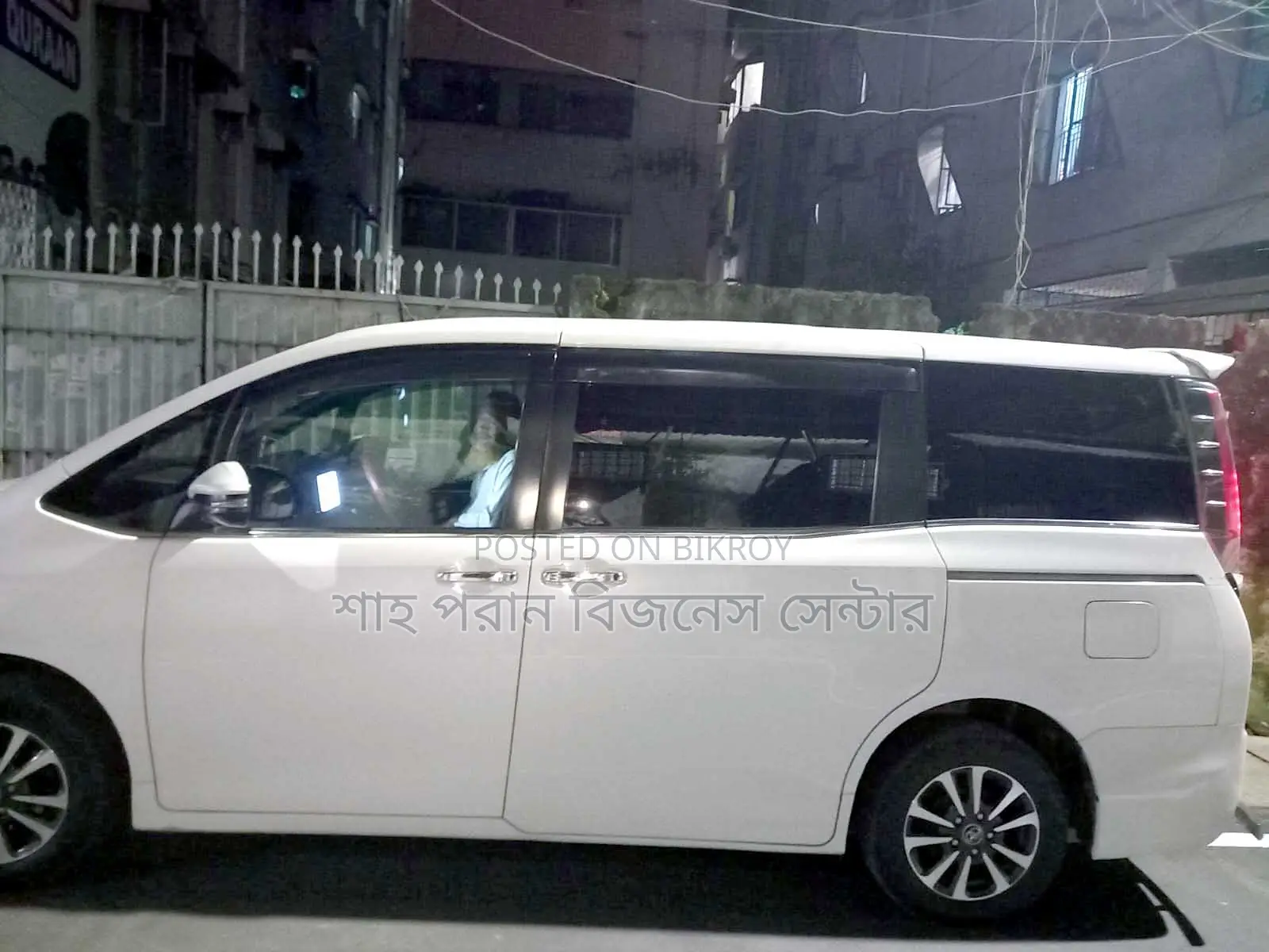 Toyota Voxy 2018