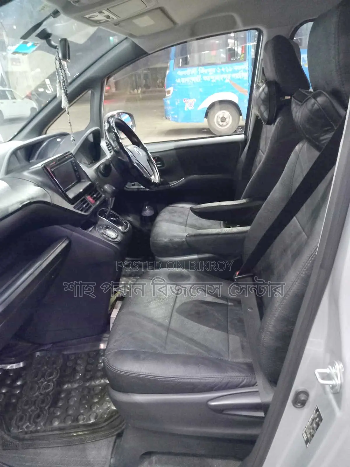 Toyota Voxy 2018