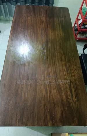 অফিস টেবিল