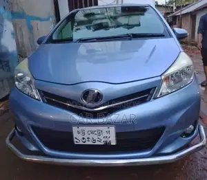 Toyota Vitz 1.3 Front-Wheel Drive 5-Door 2011 Green