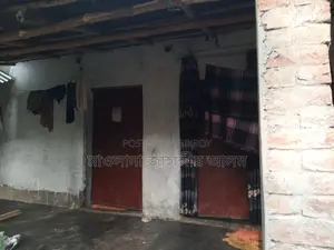 যশোর সদরে ২ বেডরুমের বাড়ি বিক্রয়