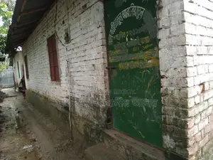 যশোর সদরে ২ বেডরুমের বাড়ি বিক্রয়