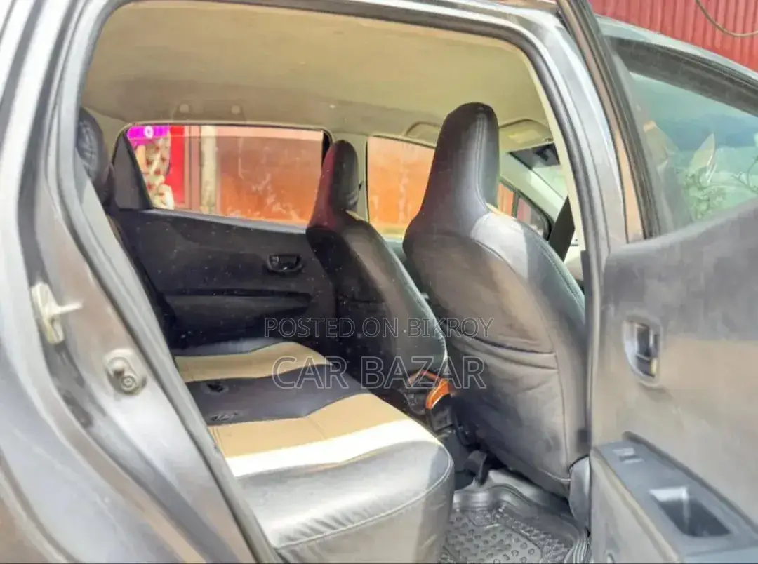 Toyota Vitz 1.0 Front-Wheel Drive 3-Door 2011 Gray