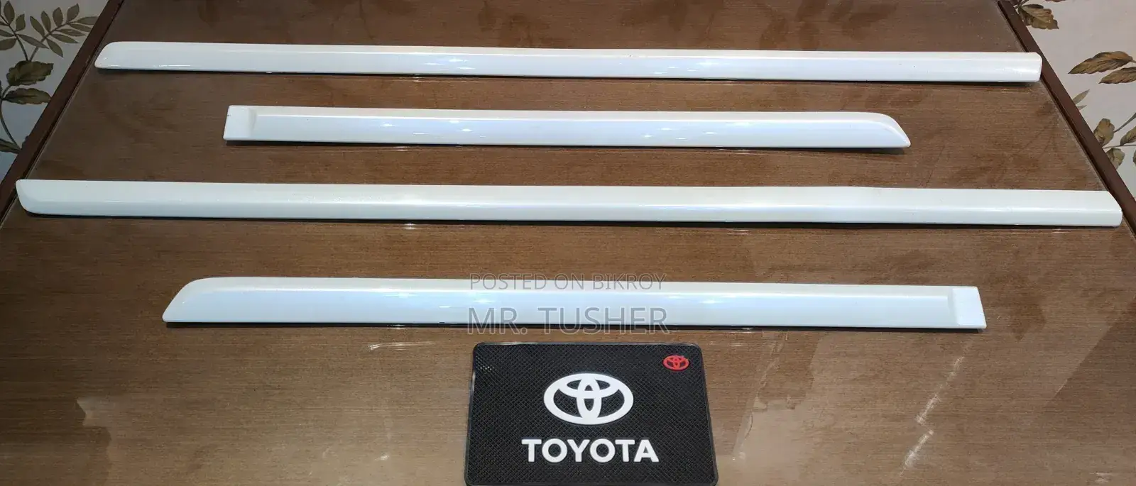Toyota Premio Door Bead