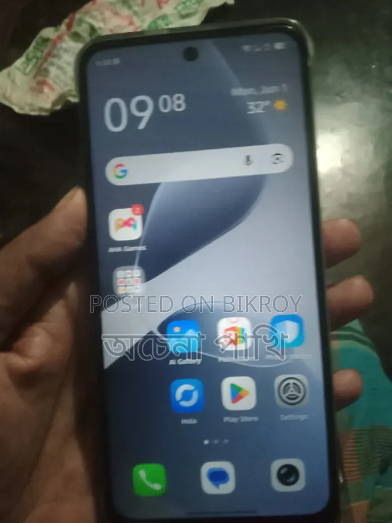 নতুন ইনফিনিক্স হট ৬০আই ২৫৬ জিবি হোয়াইট