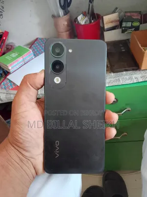 Vivo Y04 128 GB