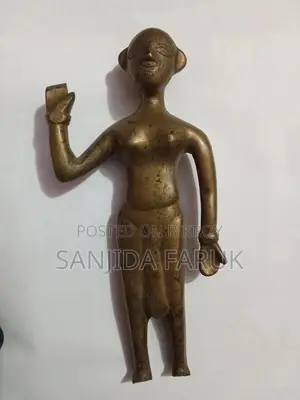 পুরানো ব্রোঞ্জ/পিতল মানব মূর্তি – সংগ্রহযোগ্য অ্যান্টিক স্টাইল স্ট্যাচু
