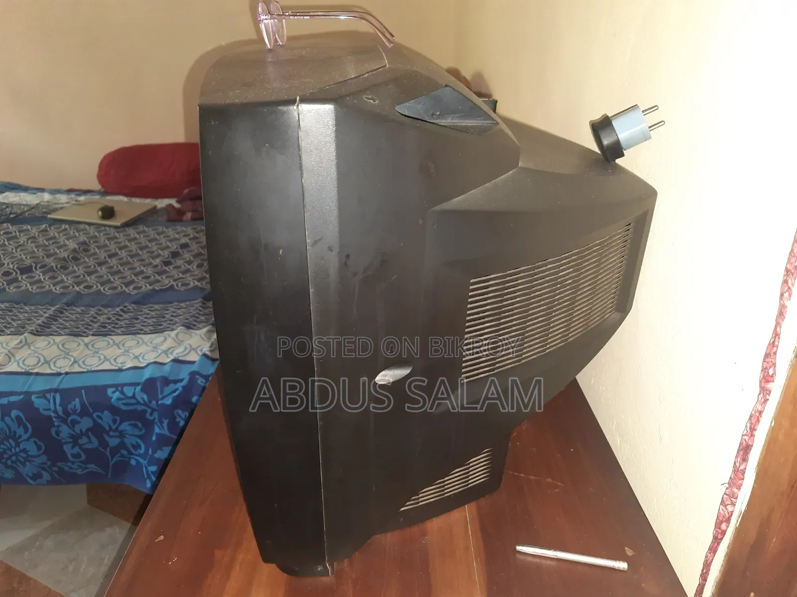 এলজি গোল্ডেন আই টিভি