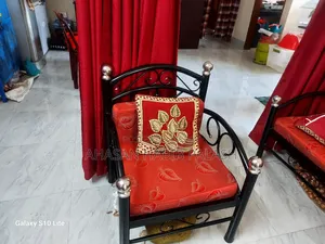ব্যবহৃত সোফা সেট বিক্রি হবে গদিসহ