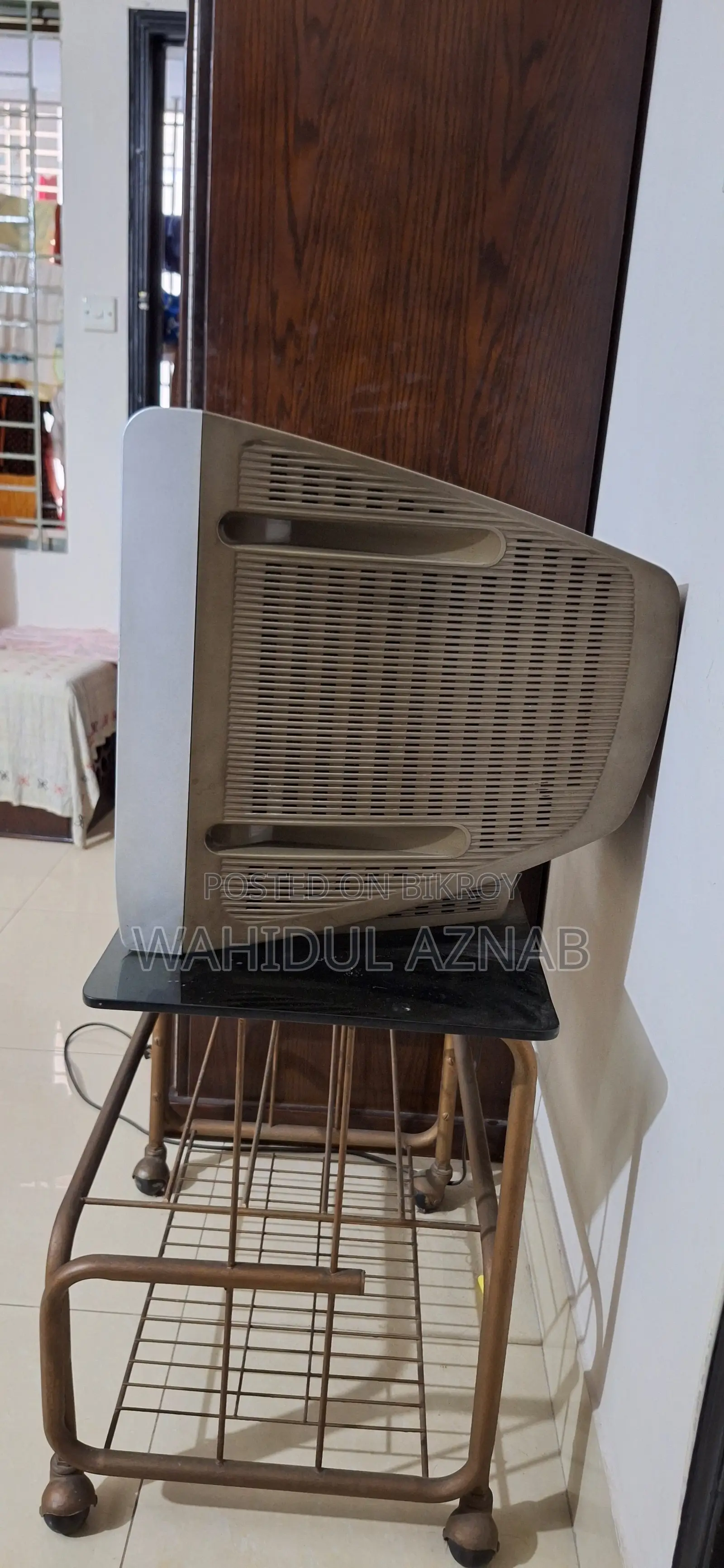 Sony Wega Trinitron "Av Stereo Bilingual" Tv