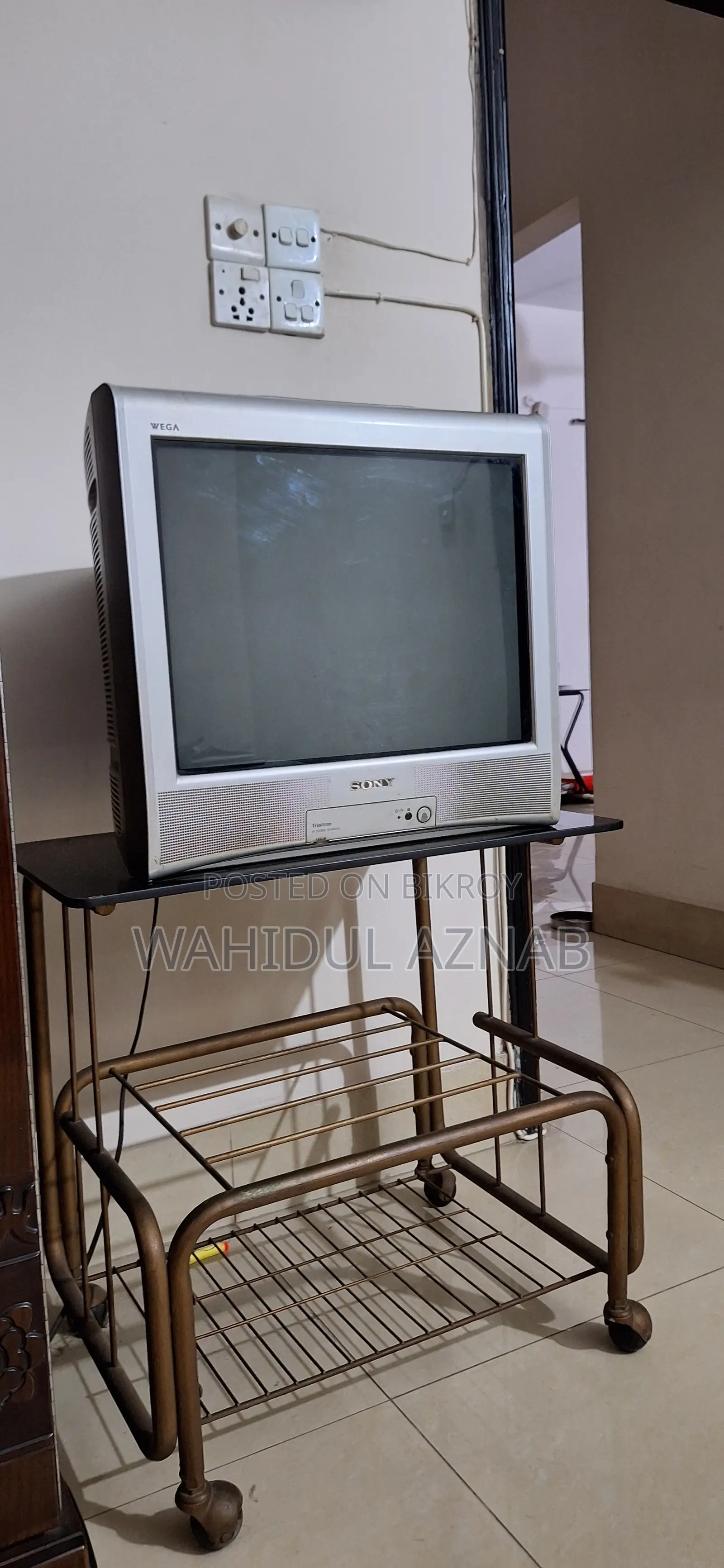 Sony Wega Trinitron "Av Stereo Bilingual" Tv