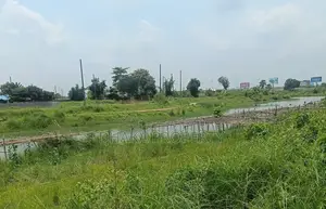 কর্নার ৫ কাঠা লেক ভিউ দক্ষিণ/পূর্ব সেক্টর-৫