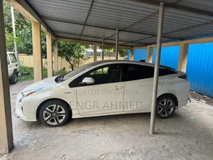 Toyota Prius 2018 Pearl