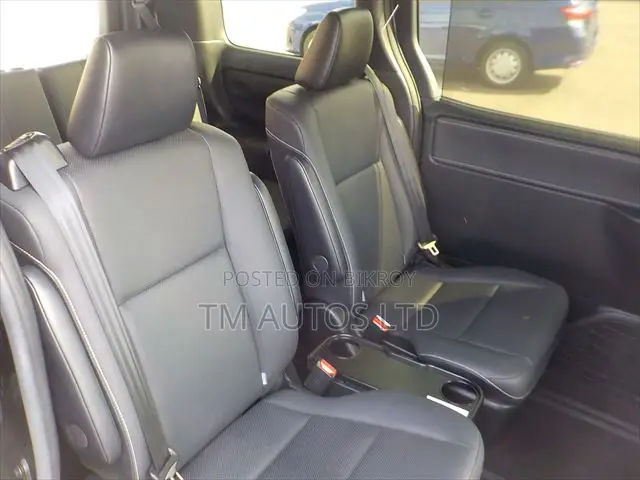 Toyota Esquire 1.8 FWD Hybrid (7 Seater) 2021 Black