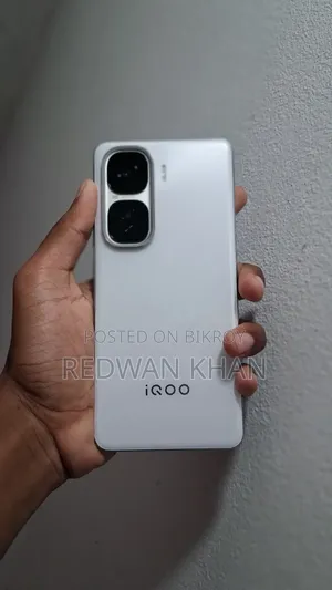 iQOO 256 GB White