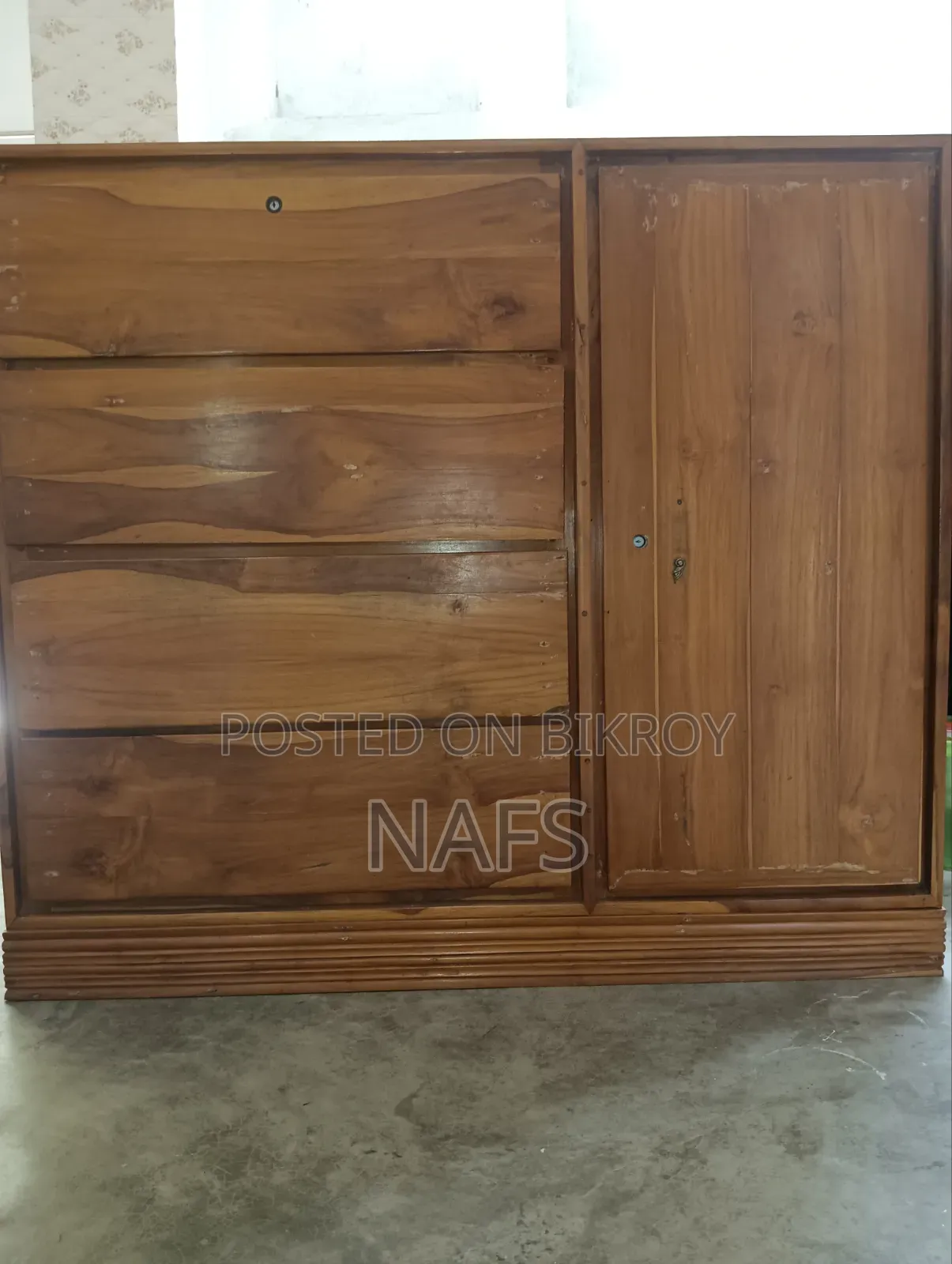 Wardrobe sell