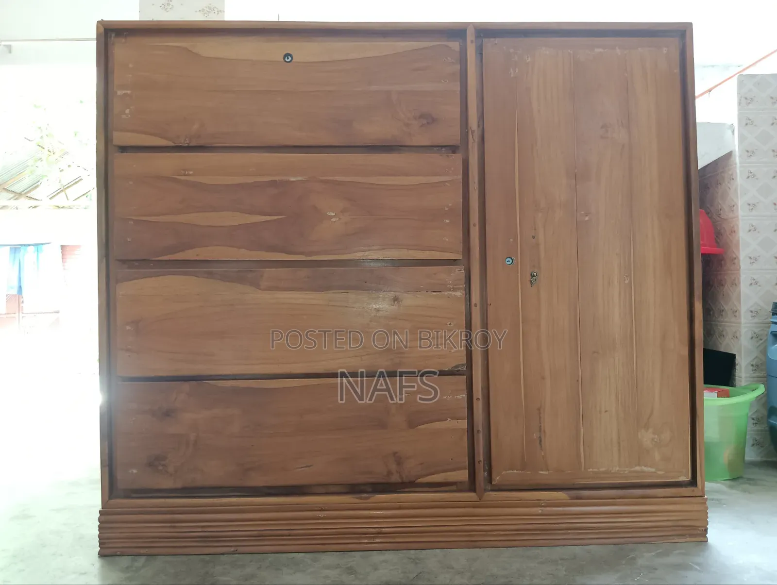 Wardrobe sell