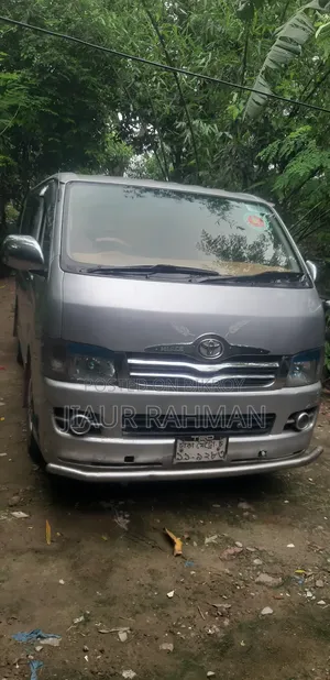 Toyota HiAce 2005 Silver