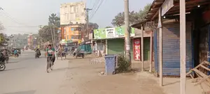 Six shops with 3.5 decimals of land located on the main road of the city market