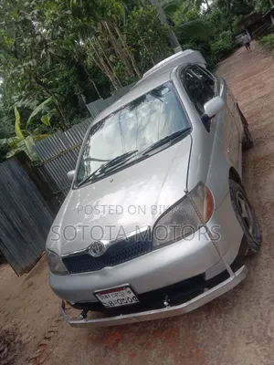 Toyota Platz 1.0 FWD 2000 Silver